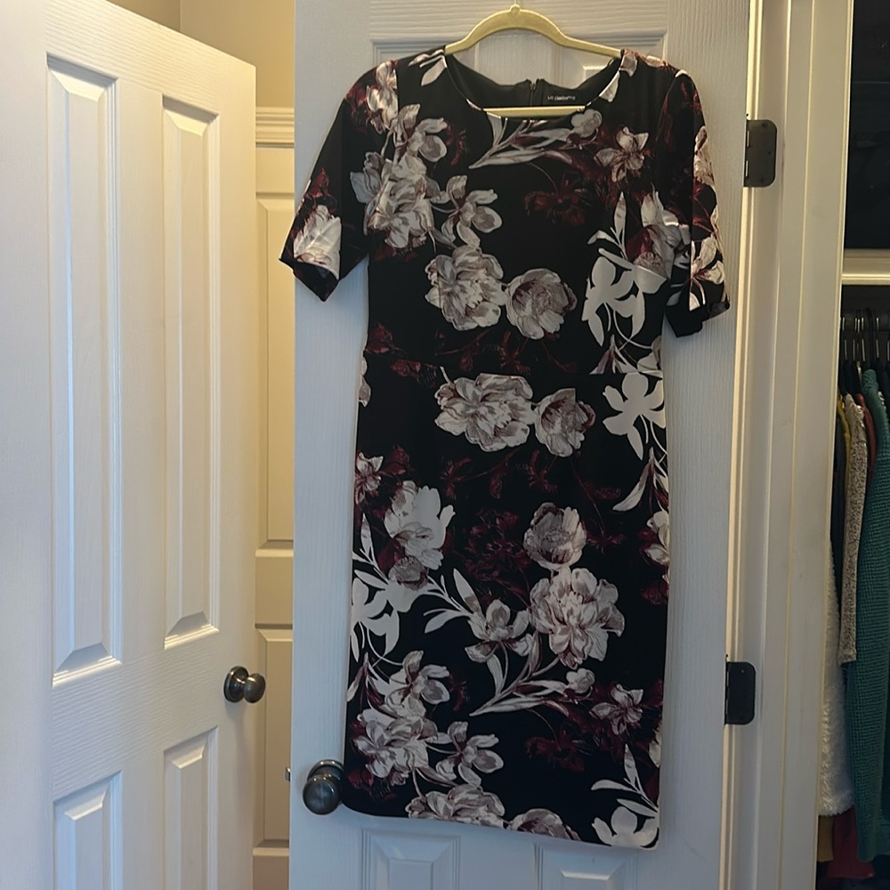 Liz Claiborne professional round neck 3/4 sleeve knee length dress never worn